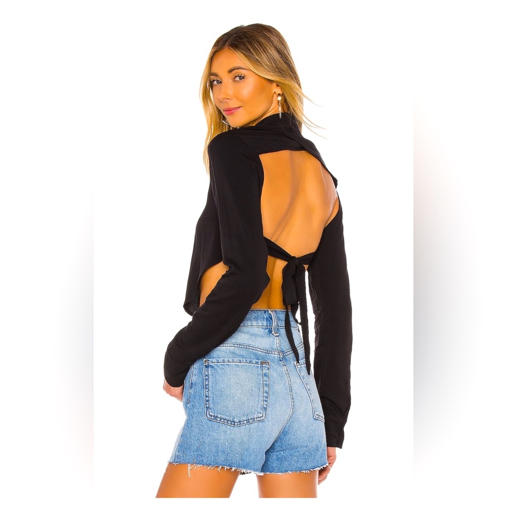 NWT Superdown Caleb Top XSMALL Open Back Long Sleeve Button Cropped Casual